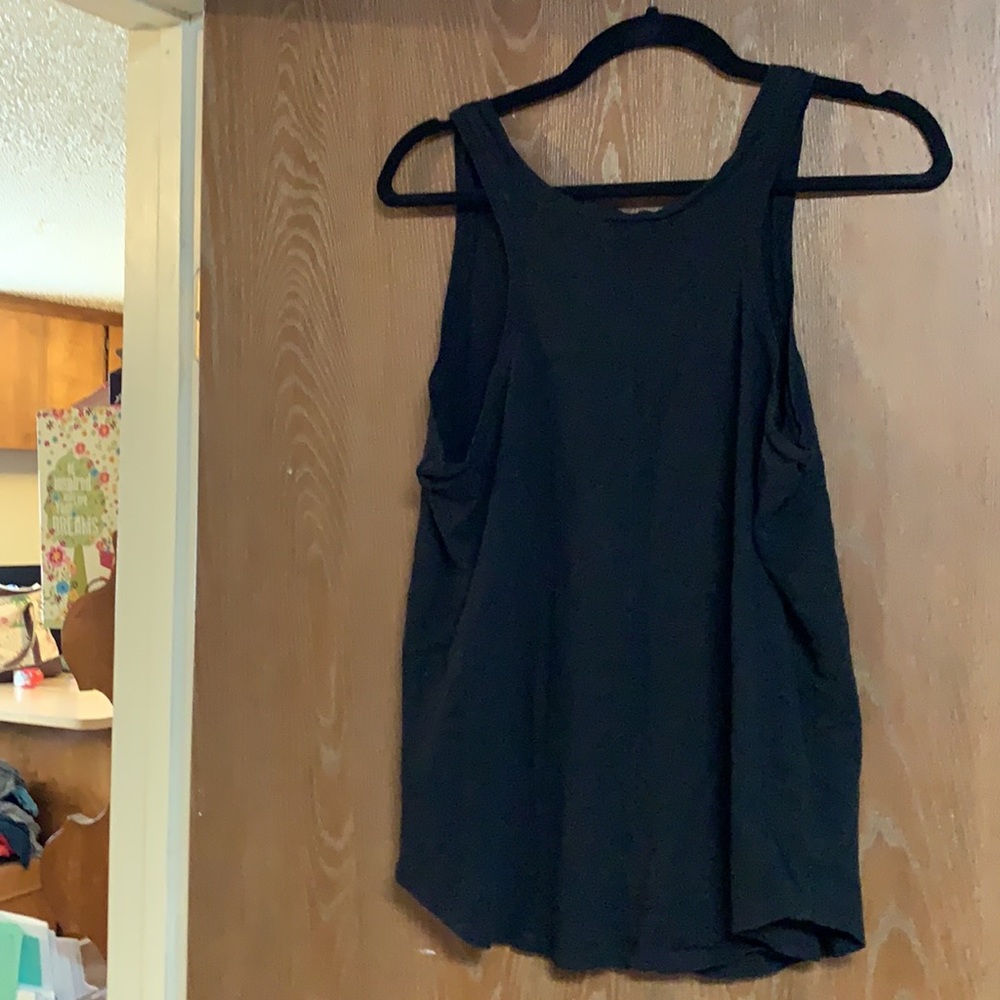 Loft basic black tank - Picture 3 of 3